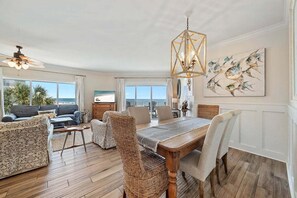 TV - BEACHFRONT RESORT, CORNER UNIT, FAMILY FRIENDLY, PRIVATE (Orange Beach)