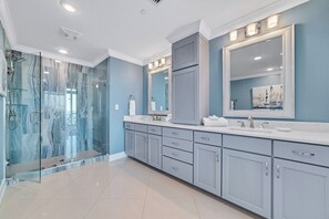Shower, jetted tub, hair dryer, towels - ULTRA LUXURY BEACHFRONT CONDO, 3500SQFT, CUSTOM EVERYTHING (Orange Beach)