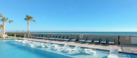 屋内プール、温水プール