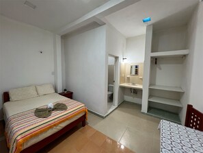 Bureau, Wi-Fi gratuit, draps fournis