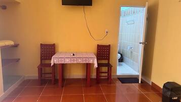 Bureau, Wi-Fi gratuit, draps fournis