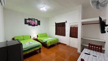 Chambre Double ou avec lits jumeaux | Bureau, Wi-Fi gratuit, draps fournis