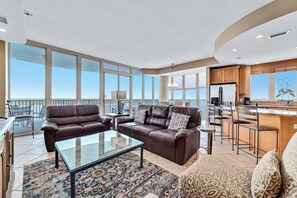 TV - WATERFRONT LOW DENSITY CONDO, BEACH ACCESS, INDOOR/OUTDOOR POOLS (Gulf Shores)