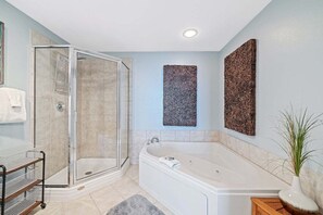 Shower, jetted tub, hair dryer, towels