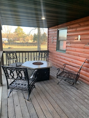 Terrace/patio - Ozark Retreat-a cozy cabin perfect for outdoor enthusiast or a place to relax.  (Licking)