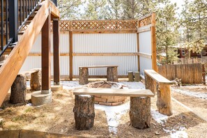 Exterior detail - The Hideout (Woodland Park)