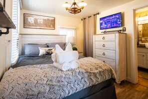 2 bedrooms, iron/ironing board, free WiFi, bed sheets - The Hideout (Woodland Park)