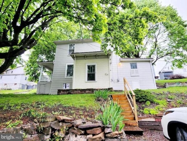 Exterior - Lucky Lee Street (Frostburg)