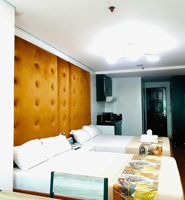 Family Suite | Free WiFi, bed sheets - Haeinsa Condotel (Quezon City)