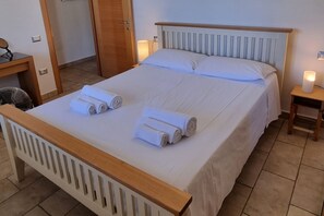 2 habitaciones, escritorio, cuna de viaje y wifi gratis