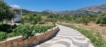 Villa Biriculi surrounded by nature