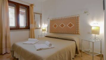 2 bedrooms, travel crib, free WiFi, bed sheets