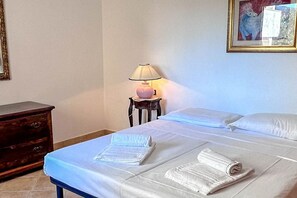 1 soveværelse, sengetøj