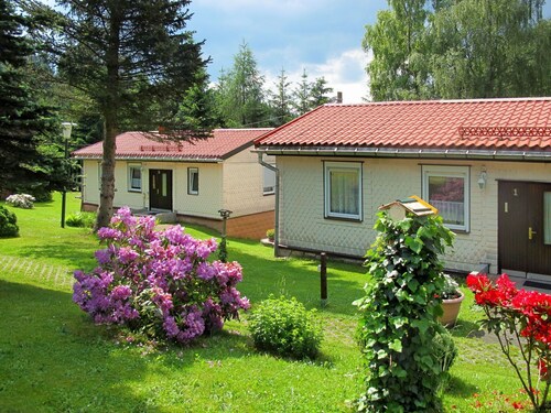 Beautiful apartment in villa for 4 guests with WIFI, TV and patio
