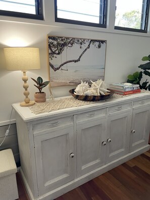 Interior - Coastal bliss, close to the beach! (Tweed)