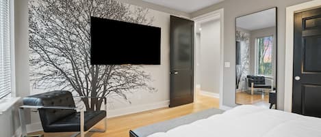 3 slaapkamers, een strijkplank/strijkijzer, gratis wifi, beddengoed