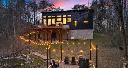 The Fairchild Haus | 30 Acres, Sauna, EV Charger