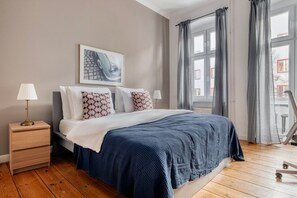 2 bedrooms, iron/ironing board, WiFi, bed sheets - Sleek Prenzlauer Berg 2BR, Fully Furnished & Equipped, by Blueground (Berlin)