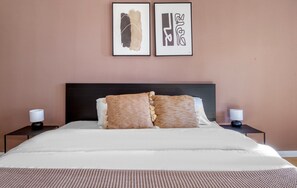 1 bedroom, iron/ironing board, WiFi, bed sheets - Excellent Neukölln 1BR, Fully Furnished & Equipped, by Blueground (Berlin)