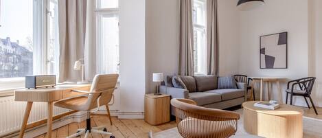 Télévision, chaîne hi-fi