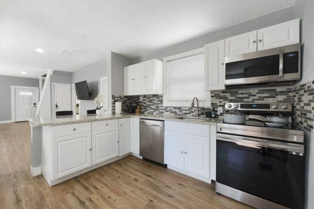 冷蔵庫、オー  ブン、コンロ