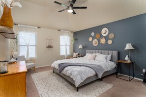 3 bedrooms, desk, iron/ironing board, free WiFi