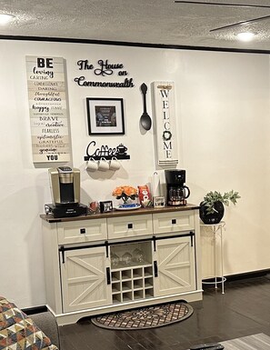 Interior - Charming 3-bedroom house in delightful Savannah, GA. (Savannah)