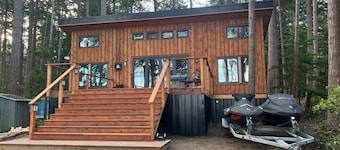 Modern Savary Island Cottage – Perfect Family Getaway & Kids’ Favorite!