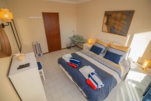 1 chambre, fer et planche à repasser, lit parapluie, Wi-Fi gratuit