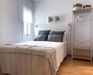 4 bedrooms, WiFi, bed sheets