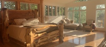 Lakefront,  Private Beach, Hot tub, Kayaks, Paddle boards