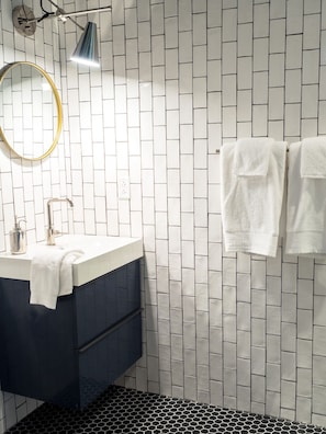 Bathroom - Cozy 1 bedroom Loft in the Heart of Downtown! (Loft 201) (Nashville)