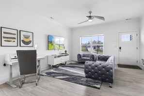 Smart TV, printers - Equus: Work Friendly & Near Downtown (Jeffersonville)