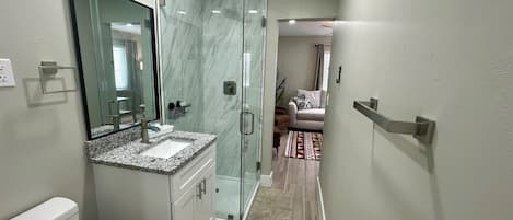 Apartment | Bathroom