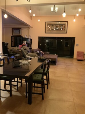 Interior - The House On The Hill (Phan)