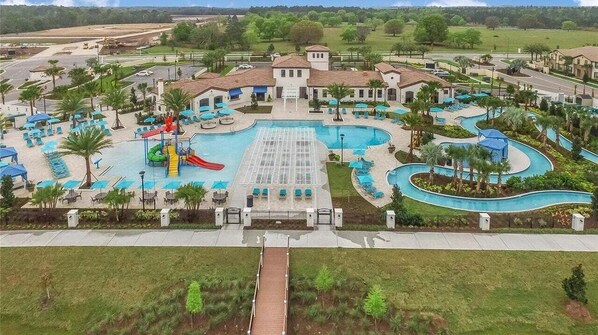 Een verwarmd zwembad