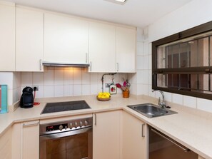 Refrigerador, microondas, horno y lavavajillas