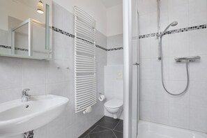 Douche, sèche-cheveux