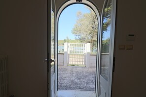 Apartment, 3 Schlafzimmer, Raucher, eigener Pool | Blick von der Unterkunft