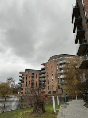 Exterior - Luxury Apartment in Dartford (Dartford)