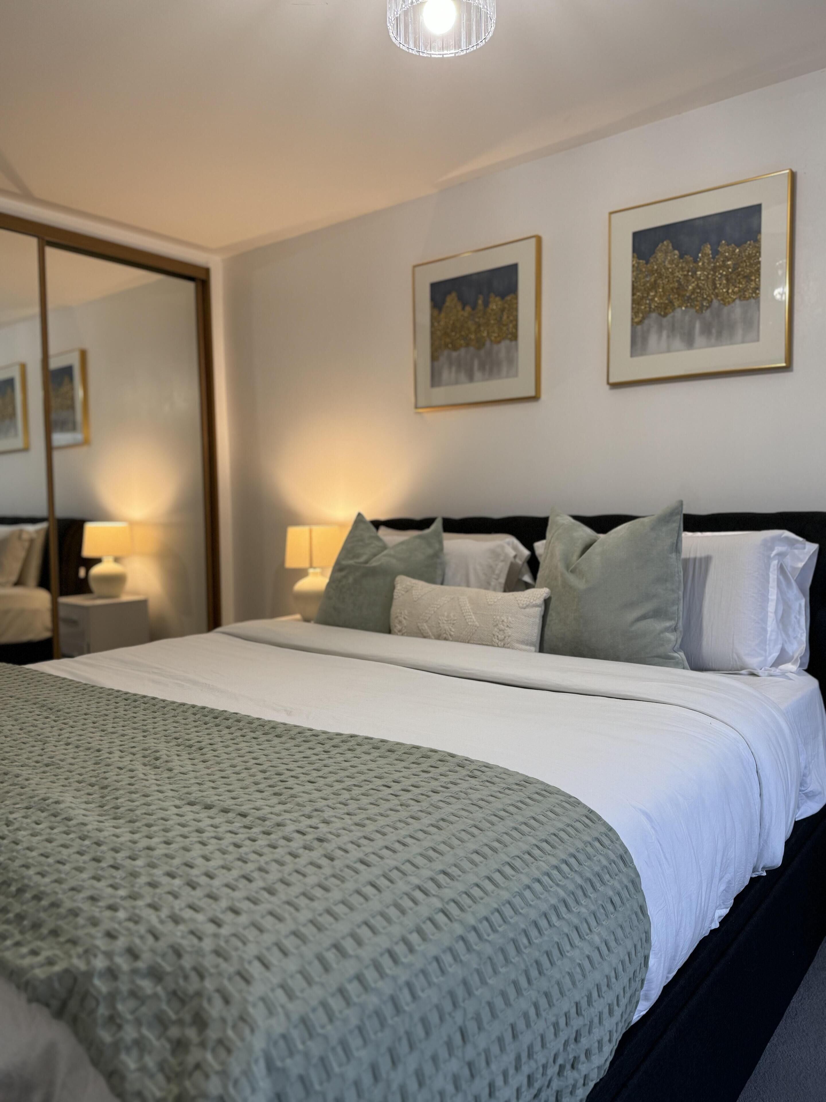2 bedrooms, iron/ironing board, WiFi, bed sheets