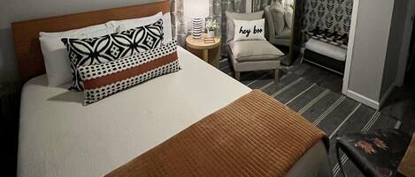 2 bedrooms, desk, travel cot, free WiFi