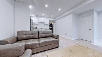 Apartment, 2 Bedrooms | Living room