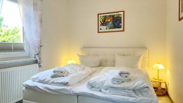 3 bedrooms, WiFi, bed sheets