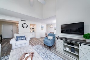 TV - 2nd Floor 1BR/2BA High Hammock Villa! Amenity access included (Seabrook Island)