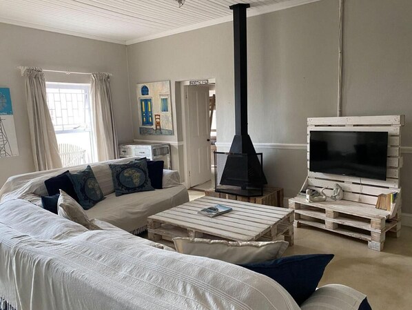 Shared Dormitory, 1 Bedroom, Accessible, Smoking | Living area - Room in Guest Room - Cozy Crner Kitehouse (Langebaan)
