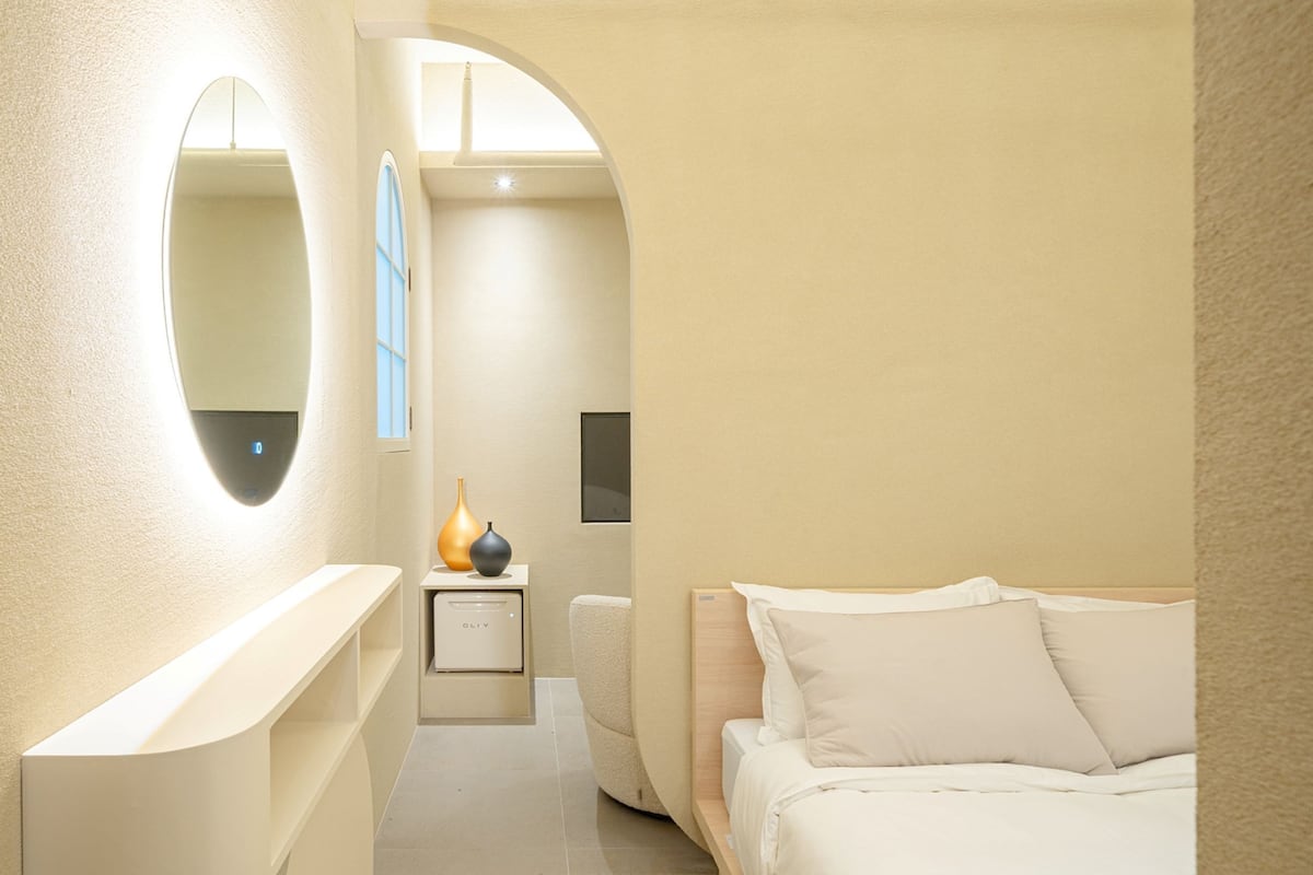 Deluxe Oda (403) | 1 yatak odası, kaliteli yatak takımı, ayrı ayrı dekore edilmiş