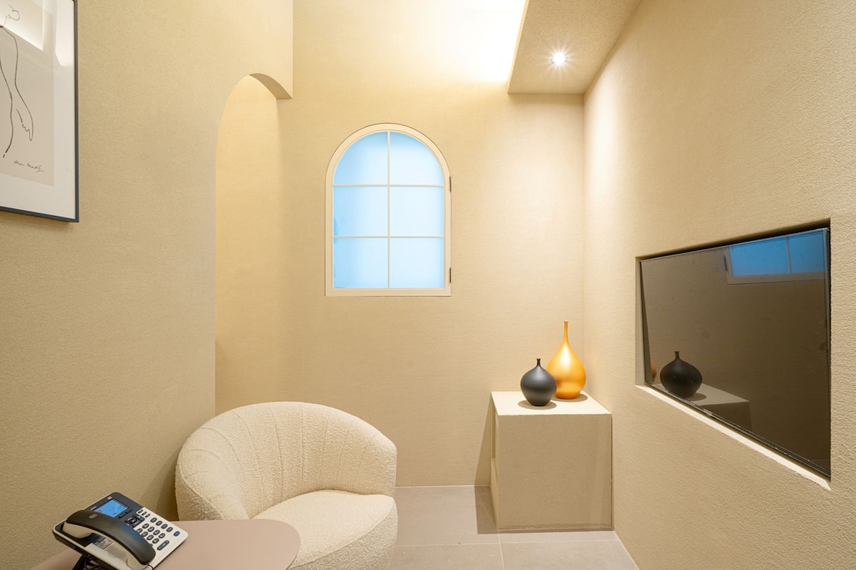 Deluxe Oda (403) | 1 yatak odası, kaliteli yatak takımı, ayrı ayrı dekore edilmiş