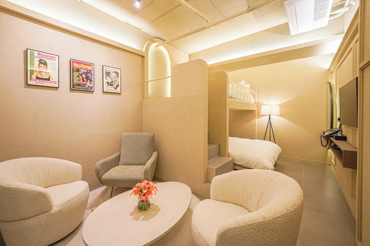 mo 402(Deluxe Room) | 1 yatak odası, kaliteli yatak takımı, ayrı ayrı dekore edilmiş