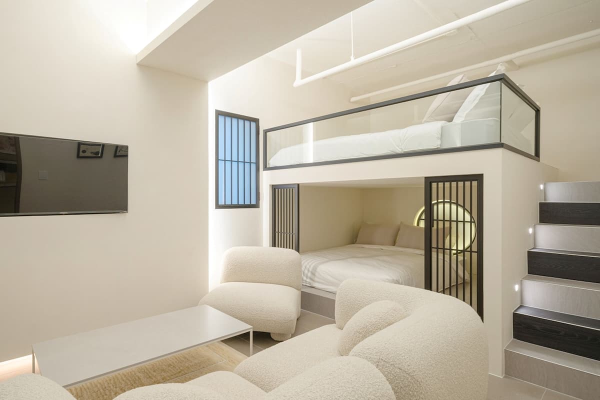 Family Oda (404) | 1 yatak odası, kaliteli yatak takımı, ayrı ayrı dekore edilmiş